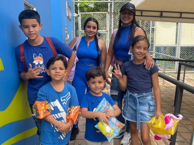 Parques de Medellín ofrecerán descuento en vacaciones por uso de prendas con determinados colores